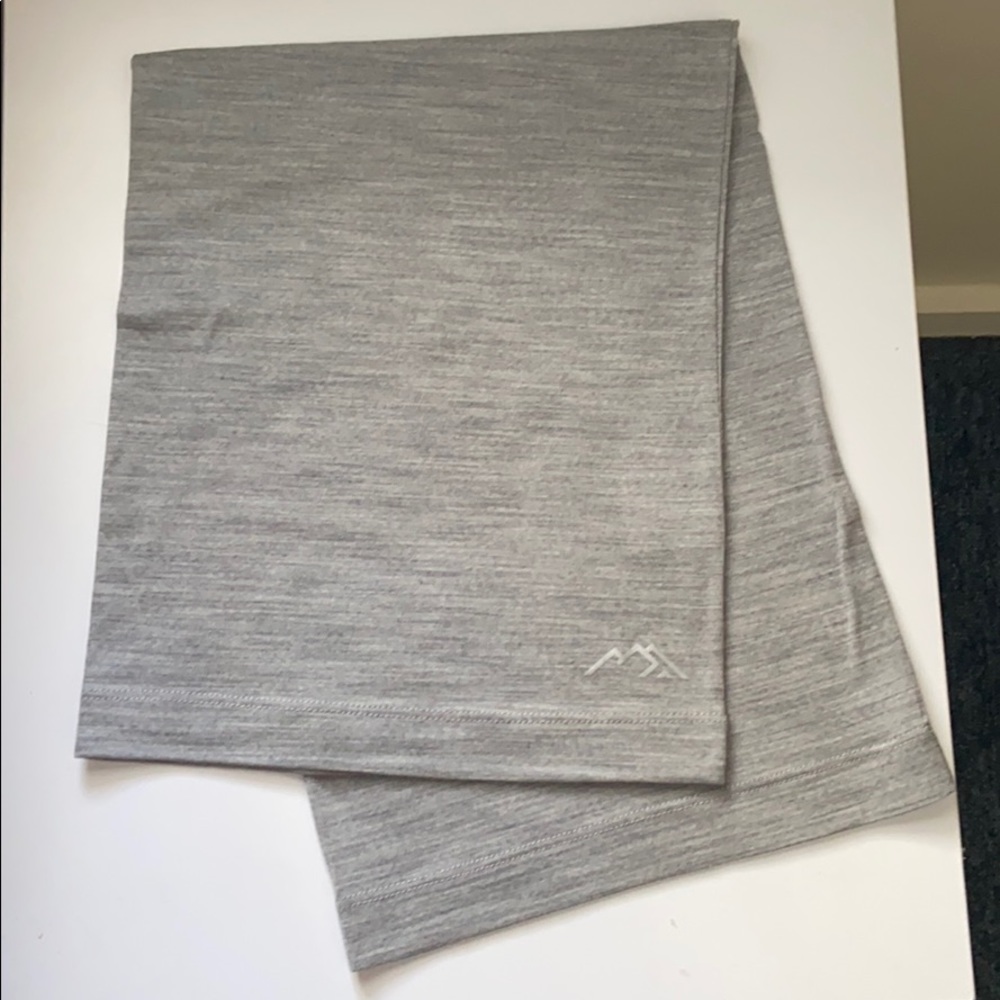 Skiing/hiking neck gaiter